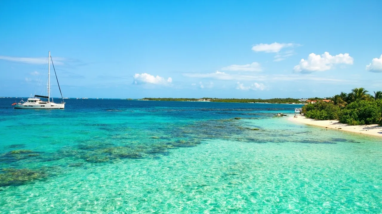 Your Ultimate Guide to Staniel Cay Bahamas: What to See, Do, Eat, and Where to Stay