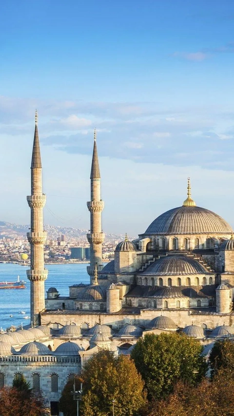 Blue Mosque - Sultan Ahmet Mosque