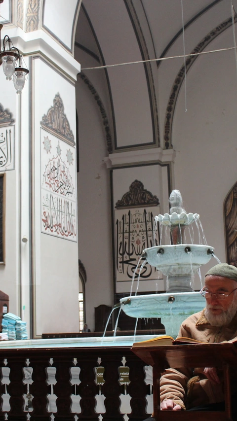 Bursa's Great Mosque: A Masterpiece of Ottoman Spiritual Architecture