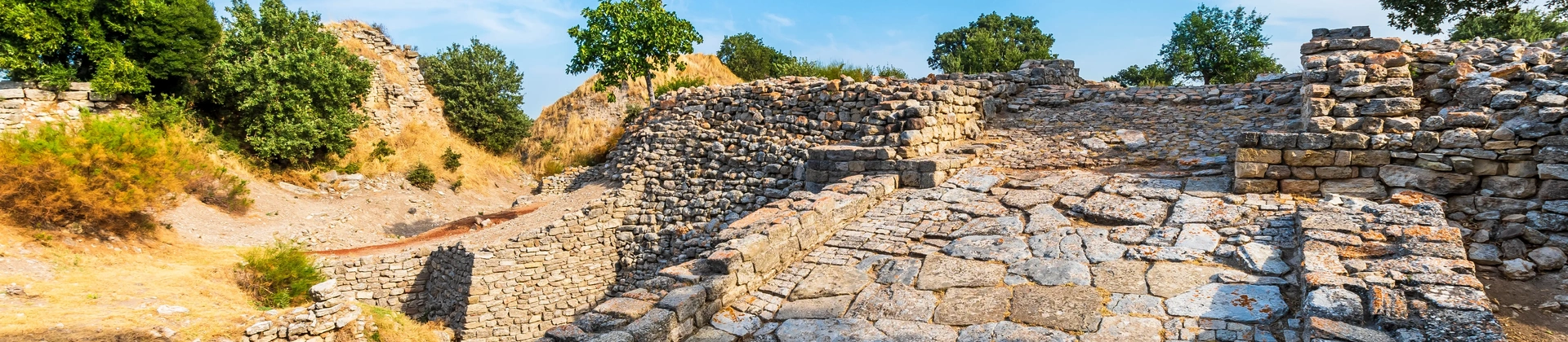 特洛伊：神话与历史交汇的传奇城市