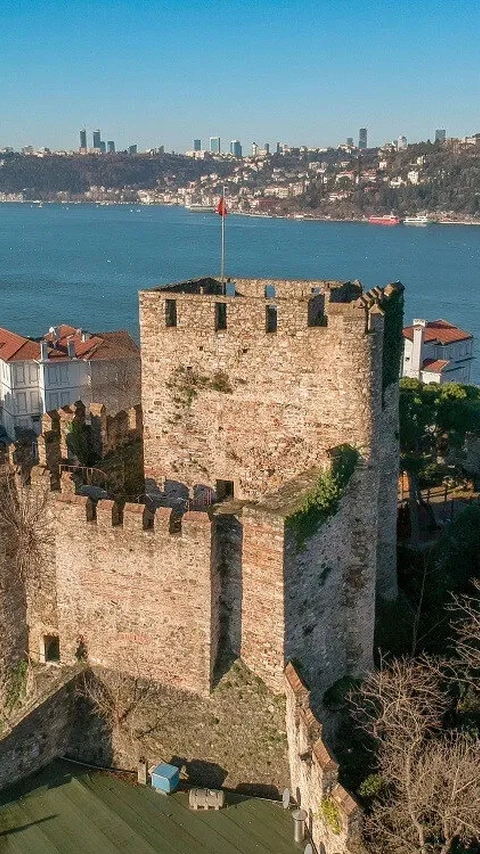 Anadoluhisari – Fortress of Anatolia