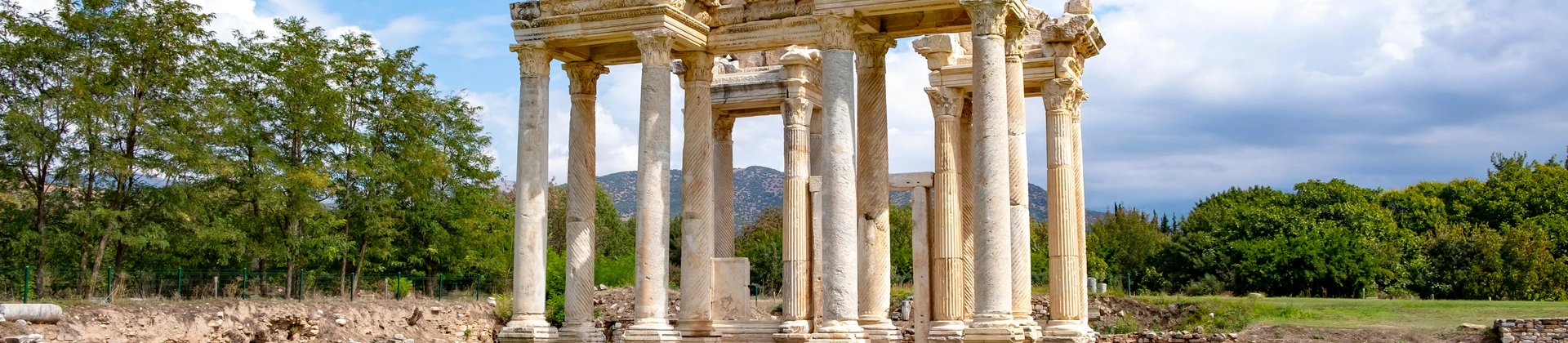 Aphrodisias – Starożytne Miasto: Stolica Rzeźby Świata Rzymskiego