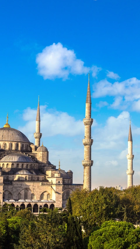 Blue Mosque: Istanbul's Crown Jewel of Ottoman Architecture