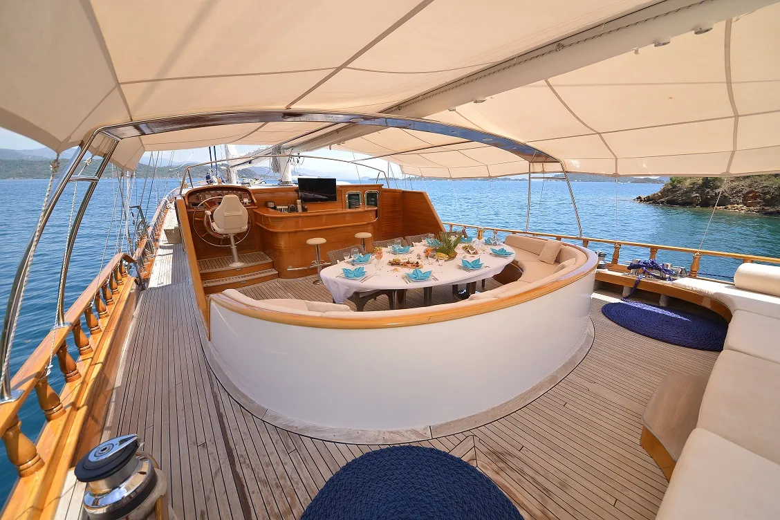 OutSide Relaxing Place Reverse Angle